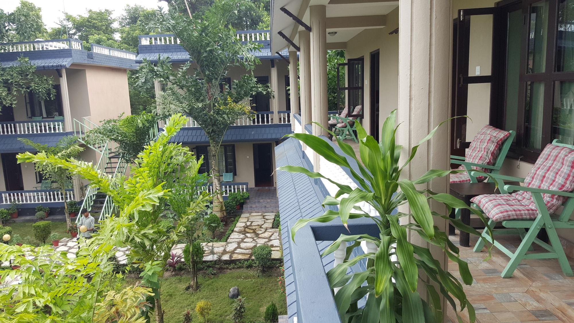 Chitwan Village Resort Sauraha Ngoại thất bức ảnh
